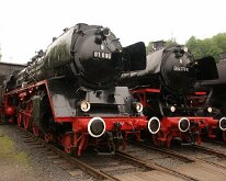 01 008 + 044 377 Foto : Bochum-Dahlhausen, 15.04.2004